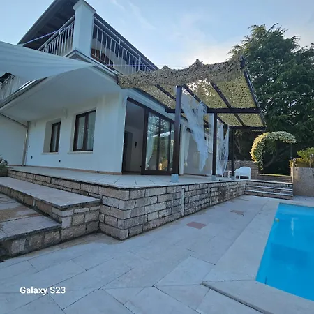 Villa Aurora